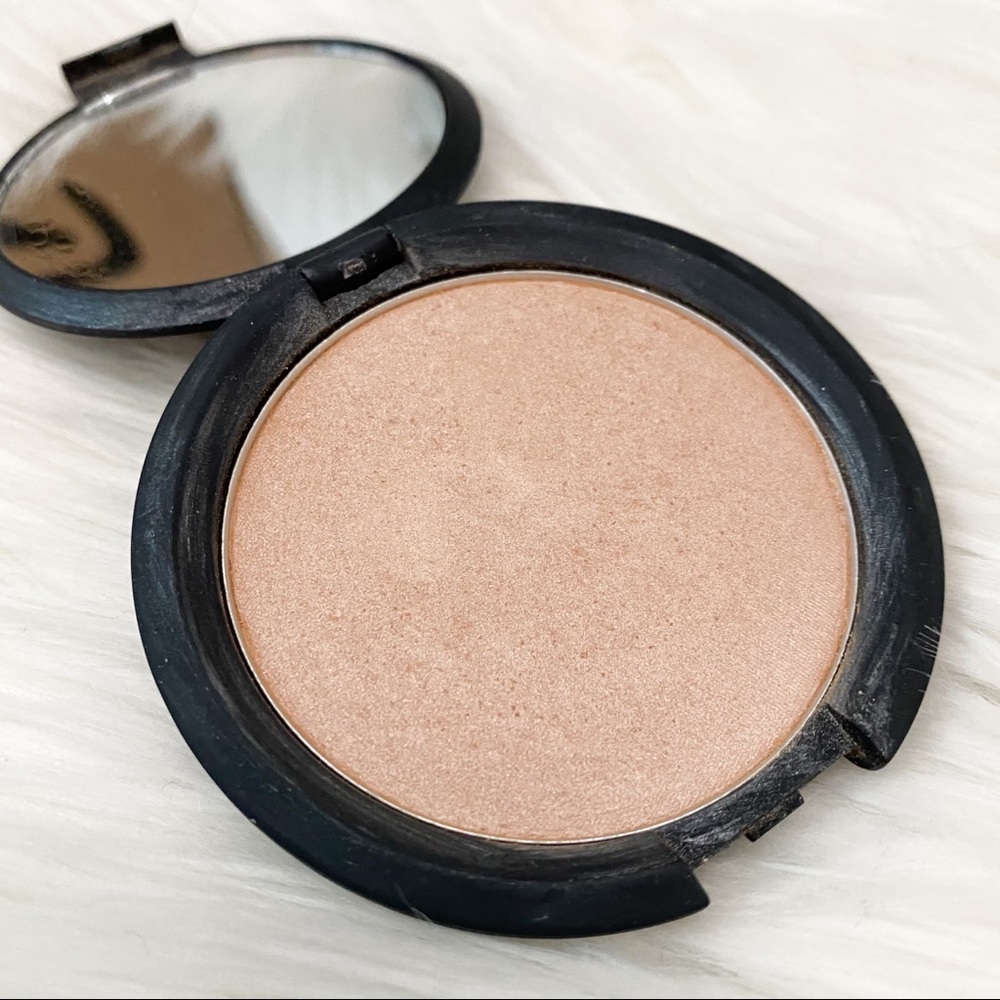 IT COSMETICS HELLO LIGHT HIGHLIGHTER